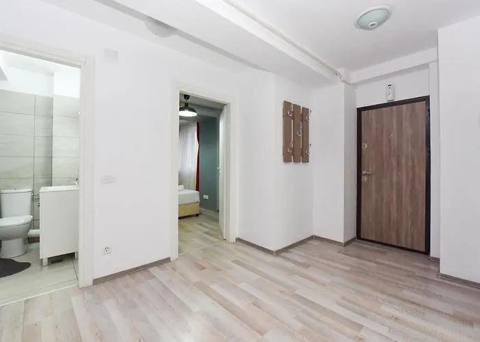 Ideal Old Town Apartment *